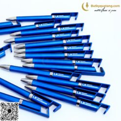 Bút Bi Nhựa Xoay V135 In Logo 19 butkyquatang.com Bút Bi Nhựa Nút Bấm V135 11