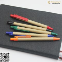 Bút Bi Nhựa Đầu Bấm V137 In Logo Theo Yêu Cầu – Butkyquatang.com