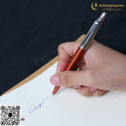Bút Bi Cao Cấp Parker Jotter Đ-CHS Orange CT TB6-1953349 (3501179533490) 10