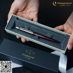 Bút Bi Cao Cấp Parker Jotter Đ-PTB Purple CT TB6-1953412 (3501179534121) 11 butkyquatang.com Bút Bi Cao Cấp Parker Jotter Đ-PTB Purple CT TB6-1953412 (3501179534121) 9