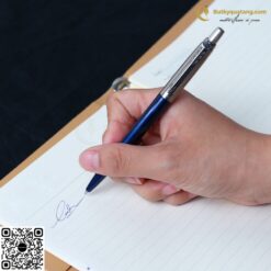 Bút Bi Cao Cấp Parker Jotter Đ-Royal Blue CT TB6-1953347 (3501179533476) 6 butkyquatang.com Bút Bi Cao Cấp Parker Jotter Đ-Royal Blue CT TB6-1953347 (3501179533476) 3
