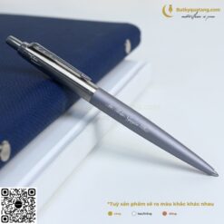 Bút Bi Cao Cấp Parker Jotter XL Đ-MGrey CT TB6-2068514 (3026980685140) 7 butkyquatang.com Bút Bi Cao Cấp Parker Jotter XL Đ-MGrey CT TB6-2068514 9