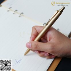 Bút Bi Cao Cấp Parker Jotter XL X-MN Gold GT TB6-2122658 (3026981226588) 6 butkyquatang.com Bút Bi Cao Cấp Parker Jotter XL X-MN Gold GT TB6-2122658 (3026981226588) 4