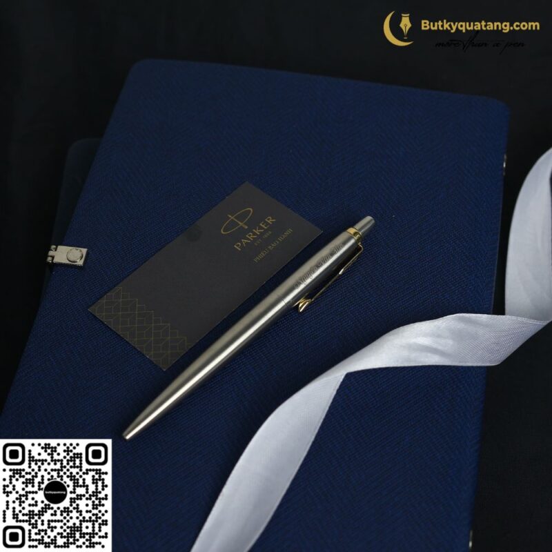 Bút Bi Cao Cấp Parker Jotter Đ-STAIN Steel GT TB6-1953345 (3501179533452) 11 butkyquatang.com Bút Bi Cao Cấp Parker Jotter Đ-STAIN Steel GT TB6-1953345 - Butkyquatang.com