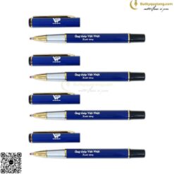 Bút Kim Loại Nắp Đậy Khắc Tên V016 Theo Yêu Cầu 4 butkyquatang.com V016 xanh 7 butkyquatang.com