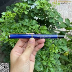 Bút Kim Loại Nắp Đậy Khắc Tên V016 Theo Yêu Cầu 13 butkyquatang.com V016 xanh 8 butkyquatang.com