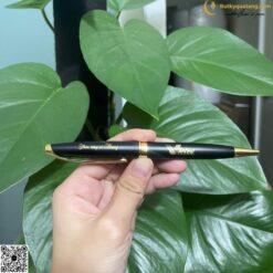 Bút Kim Loại Xoay V030 Khắc Tên 10 butkyquatang.com V030 1 butkyquatang.com