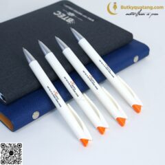Bút Nhựa Nút Bấm Siêu Nhẹ V102 – Butkyquatang.com