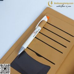 Bút Nhựa Nút Bấm Siêu Nhẹ V102 – Butkyquatang.com
