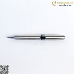 Bút Kim Loại Xoay V022 Khắc Tên Làm Quà Tặng 12 butkyquatang.com Bút Kim Loại Xoay V022 Khắc Tên Làm Quà Tặng 1