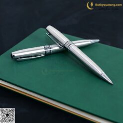 Bút Kim Loại Xoay V022 Khắc Tên Làm Quà Tặng 14 butkyquatang.com Bút Kim Loại Xoay Khắc Tên V022 12