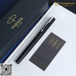 Bút Dạ Bi Parker Vector XL Black 2159779Z 8 butkyquatang.com Bút Dạ Bi Parker Vector XL Black 2159779Z 4