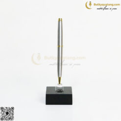 Bút Bi Xoay Kim Loại V062 4 butkyquatang.com but bi xoay kim loai v062 06 butkyquatang.com